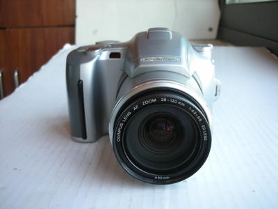 很新奥林巴斯IS500经典单反相机，自带28--105镜头，收藏使用均可