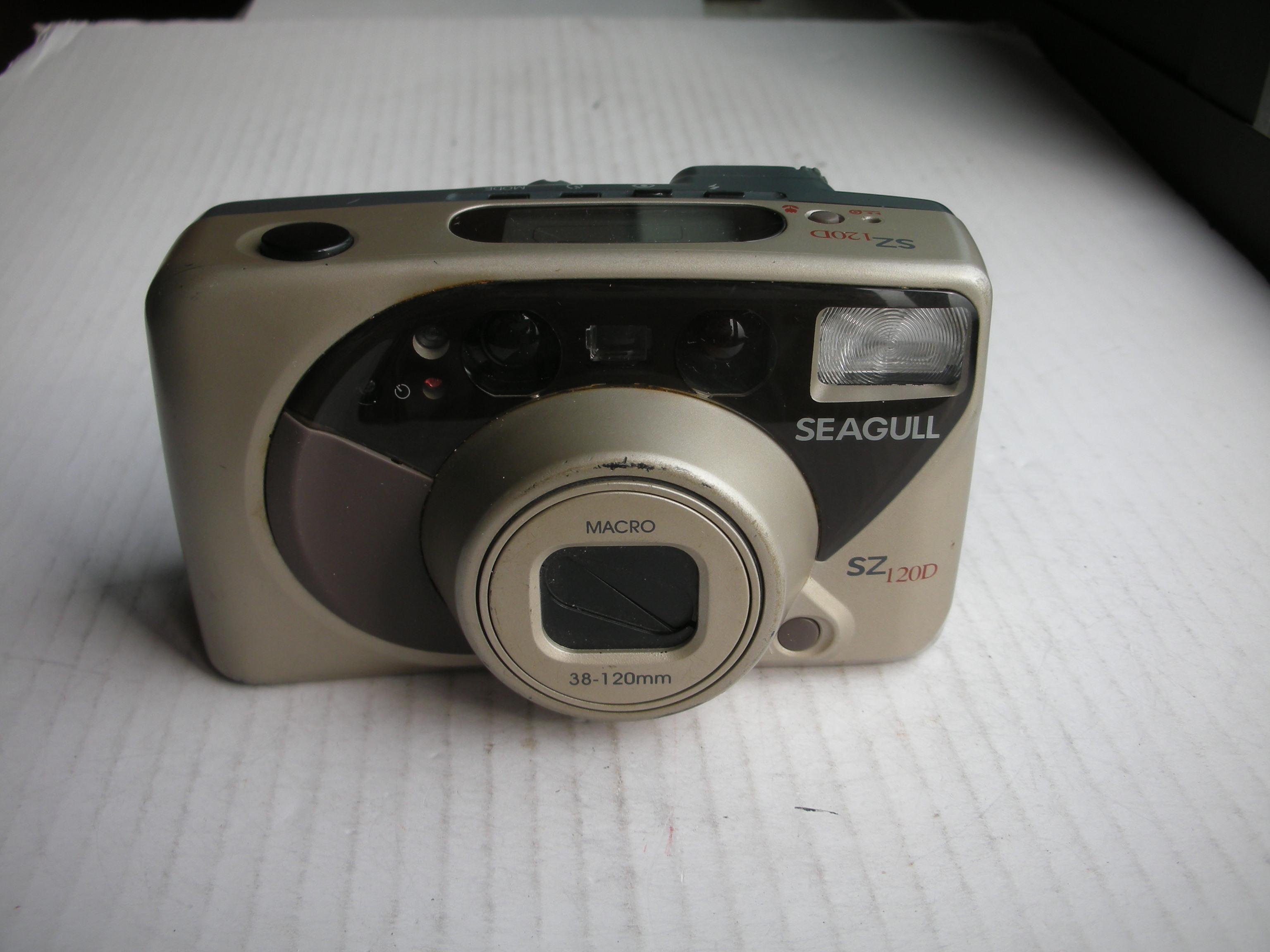 较新海鸥SZ120D自动对焦便携式相机，收藏使用均可