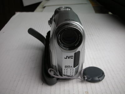 较新JVC--GR-D338数码摄像机