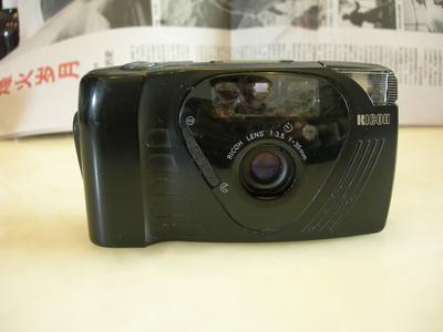 理光9D经典胶片相机，自动对焦，自动曝光，35MM定焦镜头
