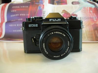 富士STX--2机械快门单反相机带50MMF1.9镜头