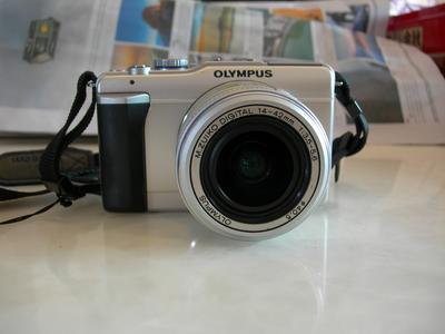 奥林巴斯银色PL1数码微单相机带14--42MM镜头