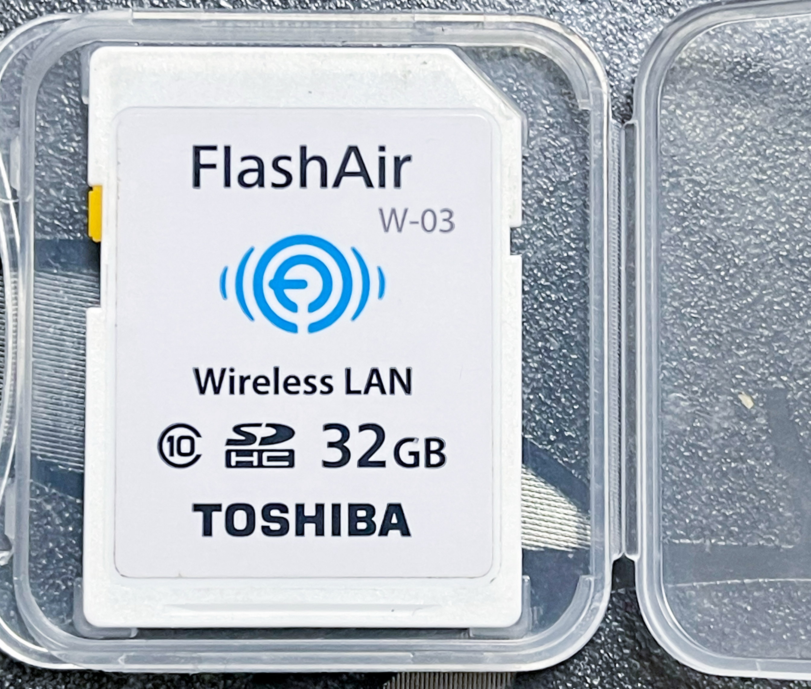 东芝 FlashAir Wireless LAN model（W-03）（32GB）