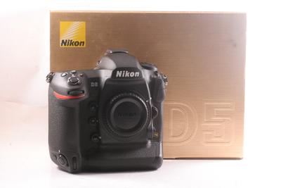 99/尼康Nikon D5 全幅数码 快门1634次 ( 全套包装 ) XQD版本