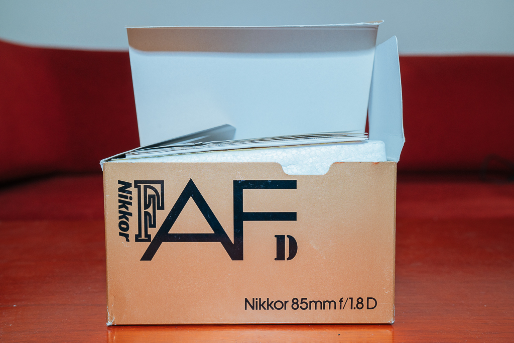 尼康 85mm f/1.8D，9成新，包装全