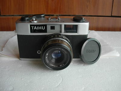 很新少见太湖205经典相机，有原配镜头盖、皮套，收藏精品