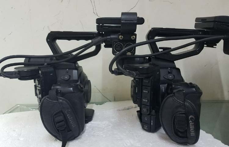 佳能 EOS C300 便宜出两台佳能C300摄像机！EF口。