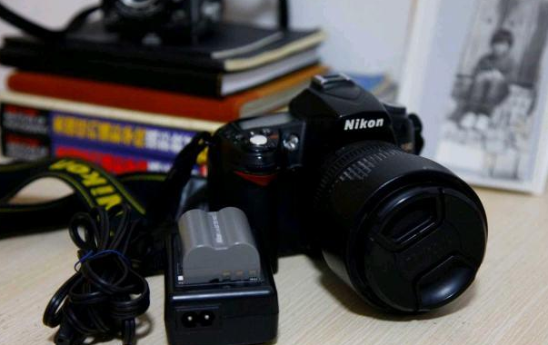 尼康 D90 +18-105镜头 内存卡 线 电池
