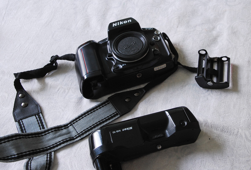  Nikon film machine F90 with handle