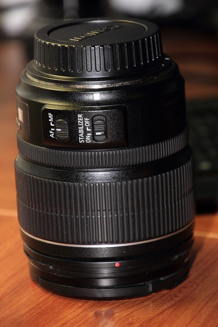  Canon EF-S 15-85/3.5-5.6 IS USM mirror