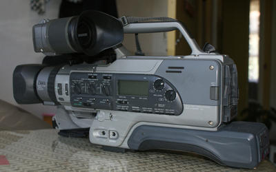 收藏级的索尼 DCR-VX9000E摄像机