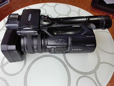 9成新索尼FX1000E高清摄像机低价出售，个人使用，非二手