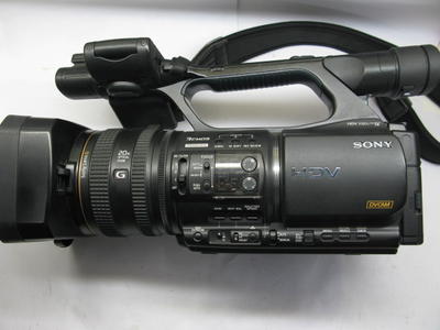 成色不错的索尼Z5C高清摄像机+记录单元(运行560H)