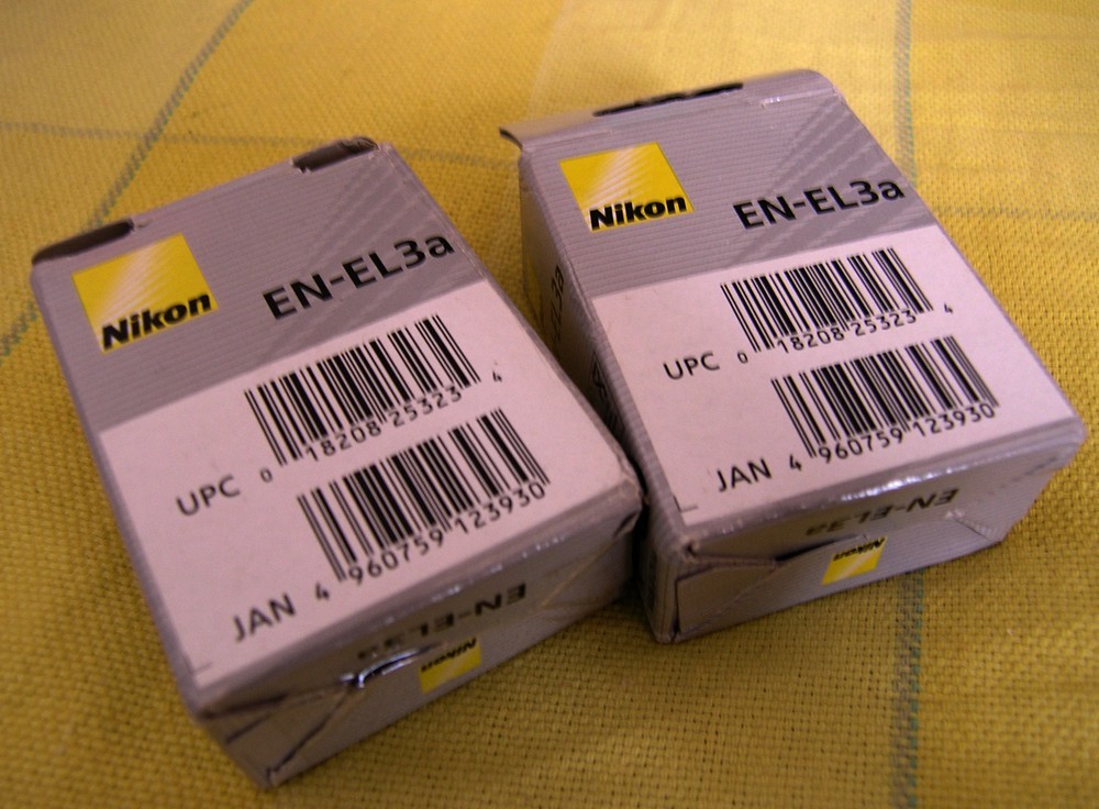 出尼康原厂EN-EL3a，可使用在尼康D100、D70、D7
