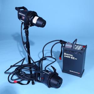 爱玲珑digital RX 2400电箱   zoom pro HD 3000W灯头