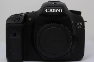深圳小陶相机行；95新 Canon佳能 EOS  7D，7D单机 2800元！