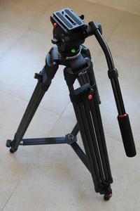 捷洋JY0606C 摄像机碳纤维三脚架 （液压阻尼专业摄像云台，碳纤维材质轻便稳固）
