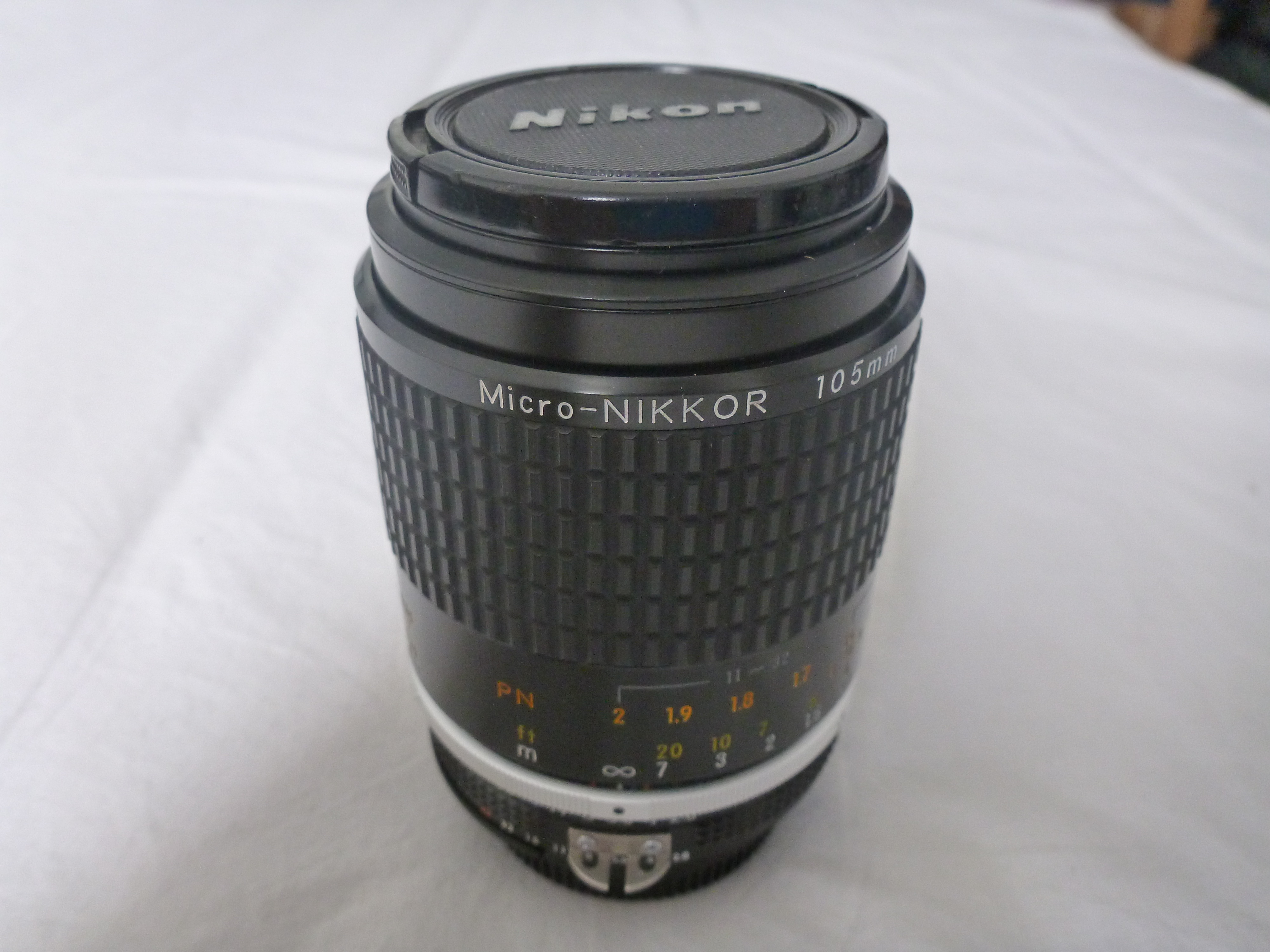 Nikon Micro-Nikkor 105mm f/2.8 AI-s
