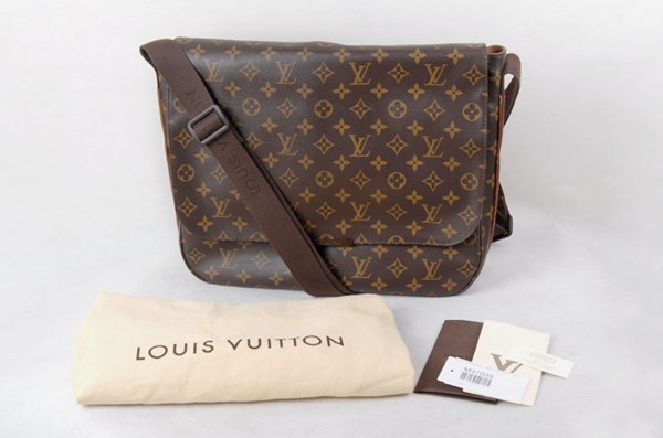 LV/路易威登 MESSENGER BEAUBOURG系列 M97039大号斜挎邮差包 70682