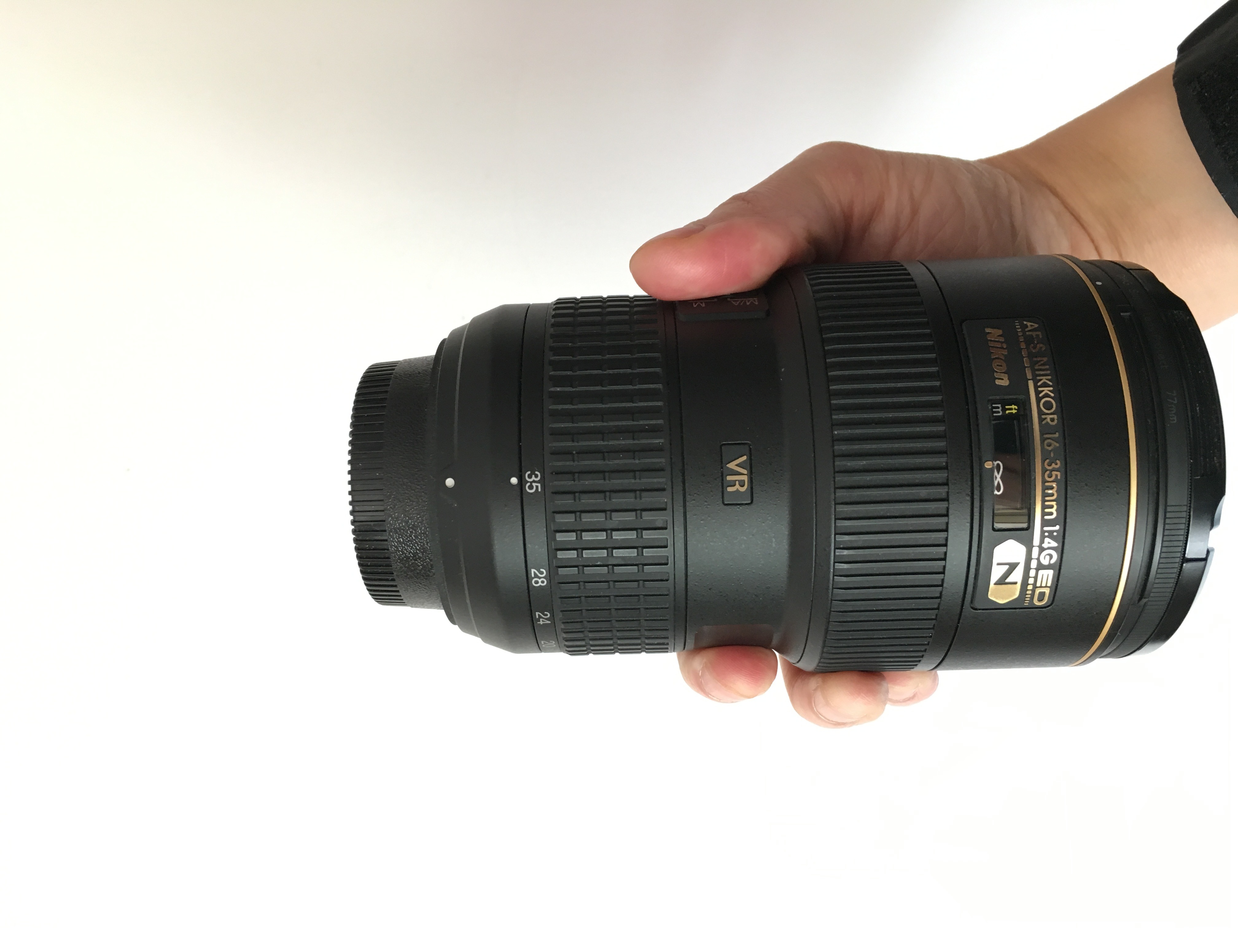 尼康 AF-S尼克尔16-35mm f/4G ED VR 送77mm超广超薄专业保护镜