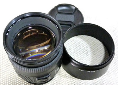 Minolta/美能达 AF 85/1.4 镜头 带遮光罩