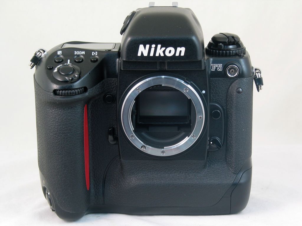  ◆ ◆ ◆ Nikon F5's last F series top computer with changeable viewfinder ◆ ◆ ◆