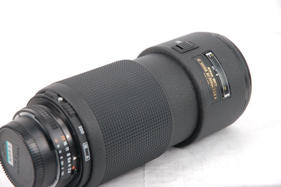  Nikon AF 80-200/2.8D second generation, auto focus, telephoto lens, with original hood