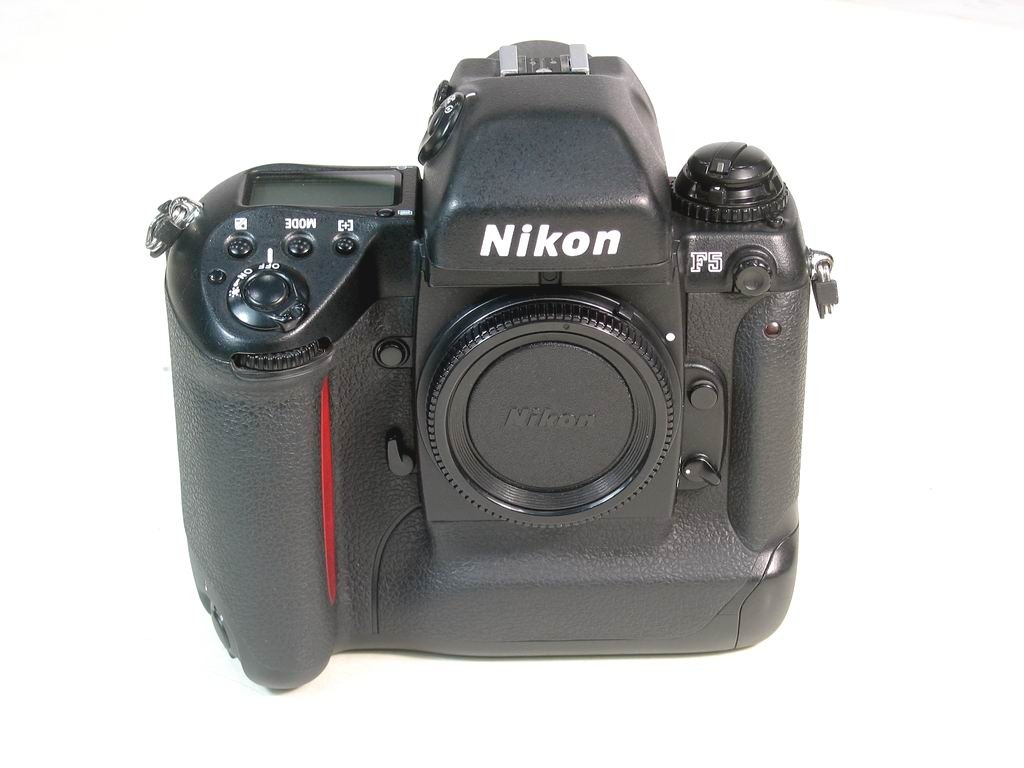  ◆ ◆ ◆ Nikon F5 top machine with MF 28 data back ◆ ◆ ◆