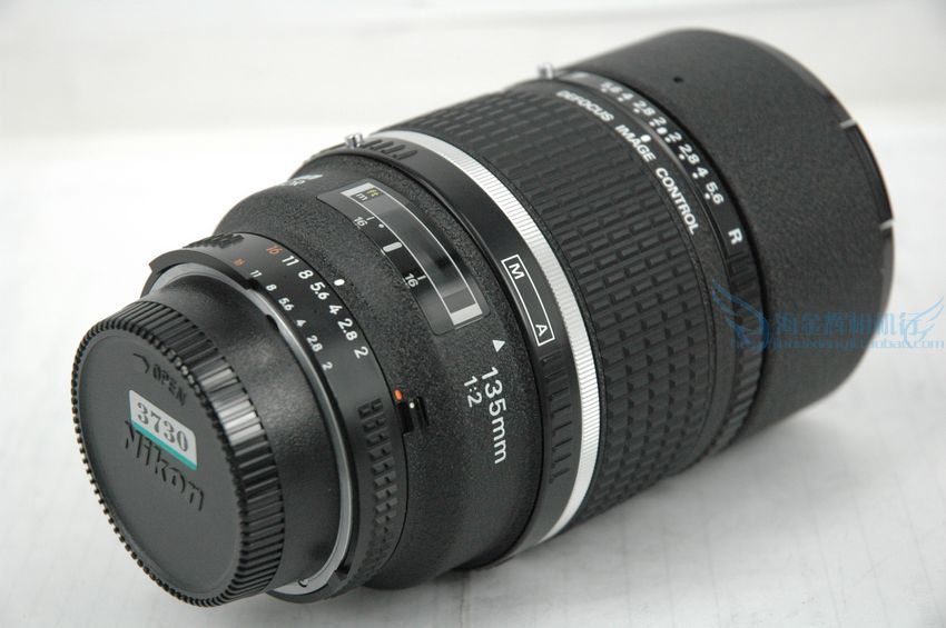 尼康 Nikon AF 135/2D DC 人像镜头,自动对焦,自带遮光罩.