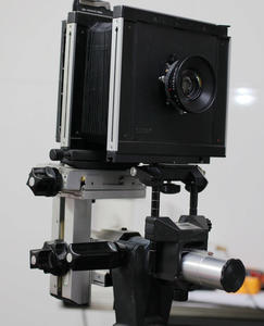 仙娜C型4X5单轨技术相机。