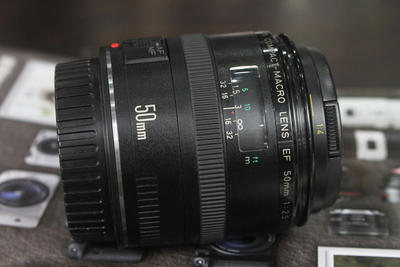 佳能EF 50mm f/2.5 小型微距镜头