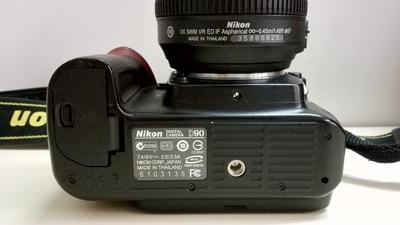 出售95新尼康D90套机（带18-105镜头）
