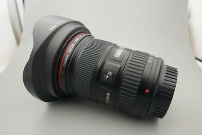 90新佳能EF16-35/2.8一代镜头，带原装遮光罩