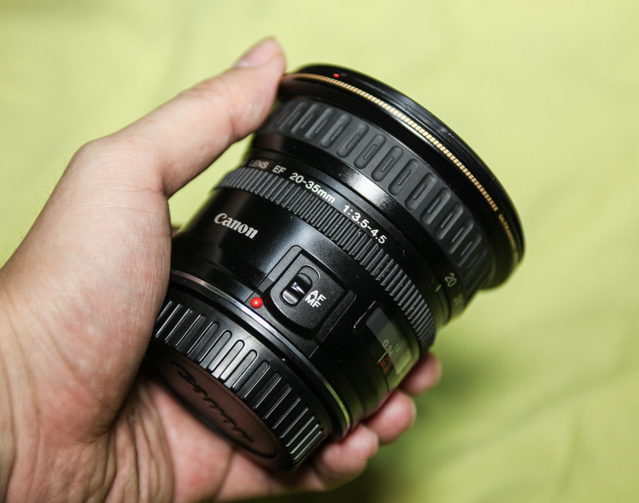 佳能ef 20-35 3.5-4.5 全幅广角镜头