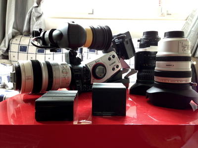 佳能专业摄像机XL2+3支原厂镜头+全部原厂配件！有图！！！