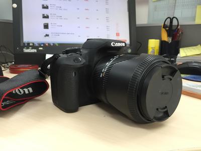 出佳能kiss x7i（国内型号700D）单反相机+适马18-200 3.5-6.3 HSM二代镜头