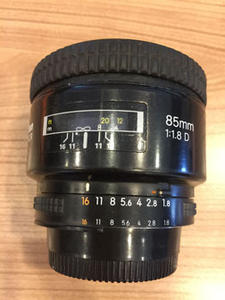 低价转让 尼康85mm 1:1.8D镜头 