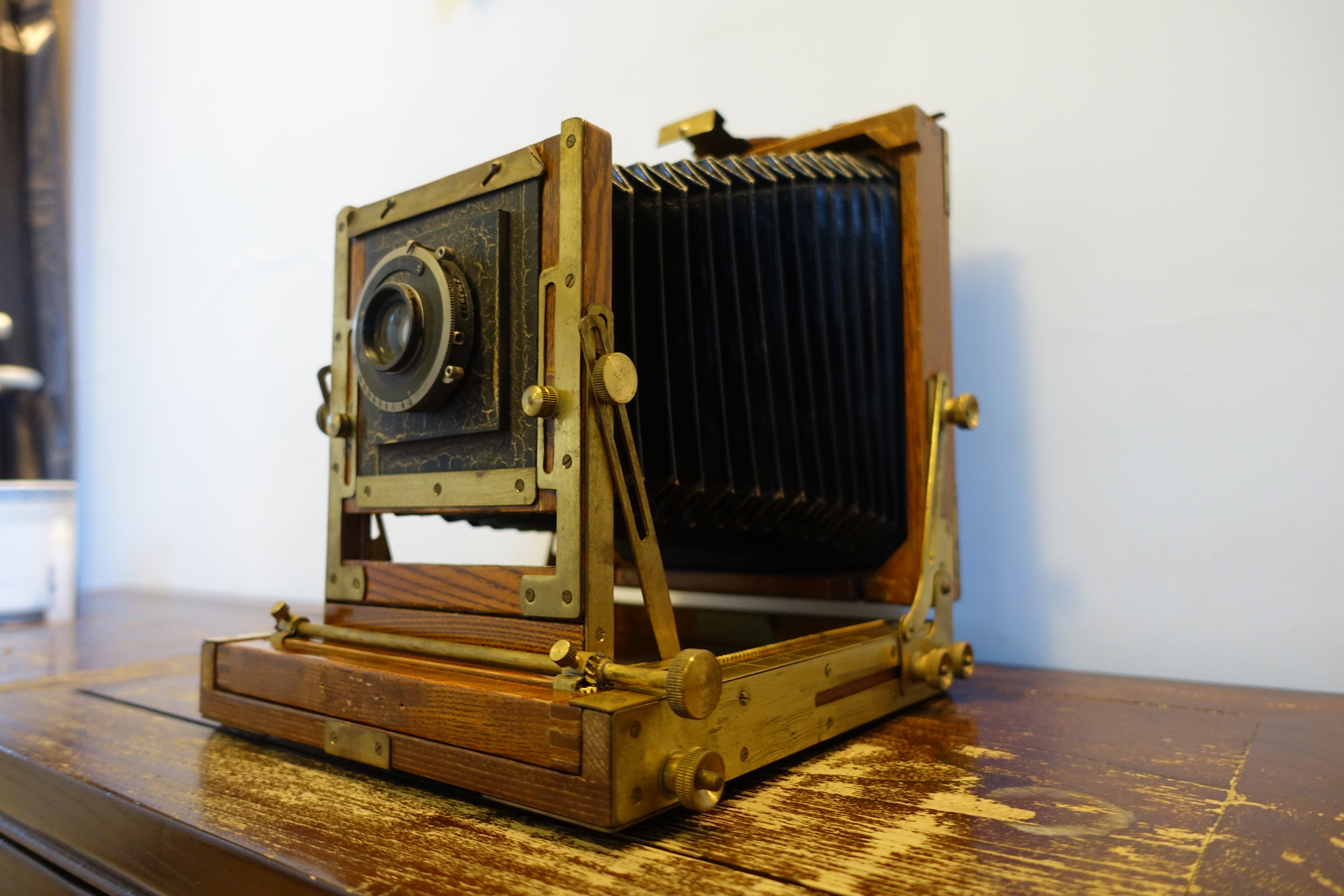 收藏品，上海冠龙最后的4X5手工木质相机