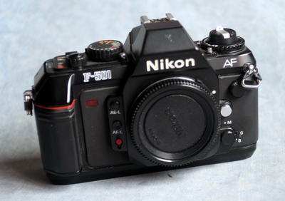 Nikon F-501 (N2020)