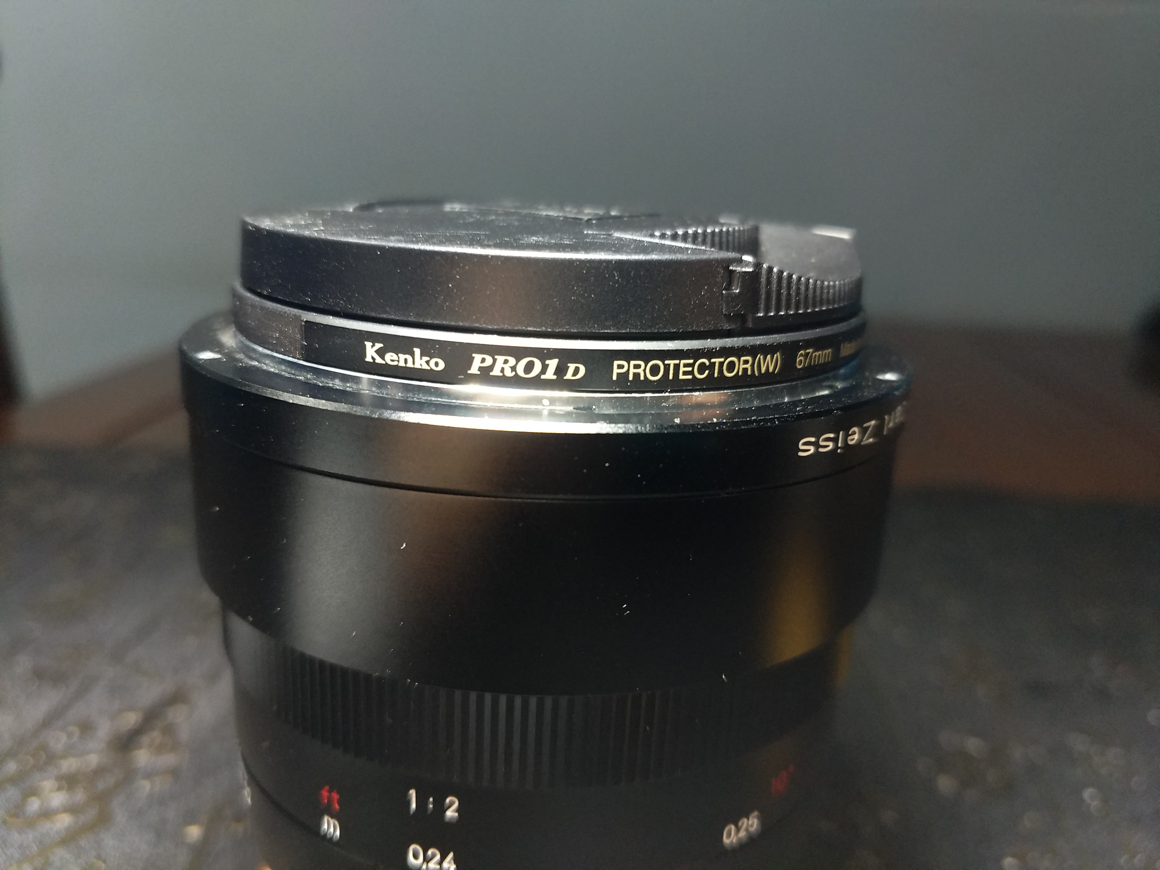  Carl Zeiss Planar T * 50mm f/2 ZE manual macro lens