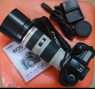 低价出 佳能5D相机及70-200 F4L小小白镜头。