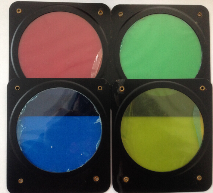 影室灯,外拍灯闪光灯用的色片(有四个颜色)外外金属框为102x115mm