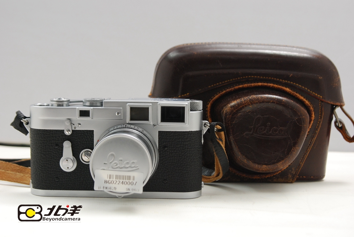  Leica Leica M3 with good quality, dual band, 5CM/2 lens, original leather case (BG02240007)