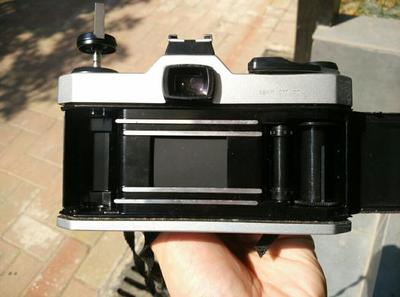 宾得胶片相机K1000，可置换尼康镜头。