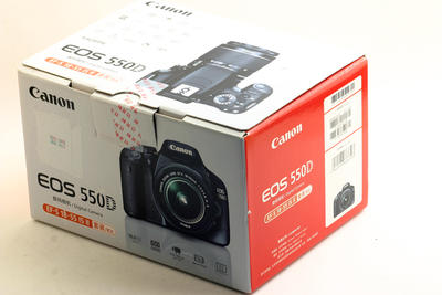 佳能EOS550D数码相机，包装全，成色不错，请看图片！