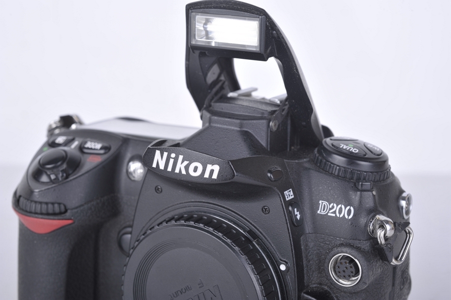 96新二手 nikon尼康 d200 单机 快门28200多次(23579)【京】