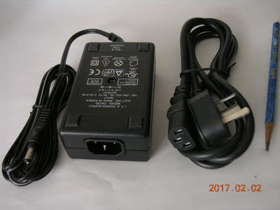 CANON EOS D2000 DSC 520 的原装附件 充电器的电源 