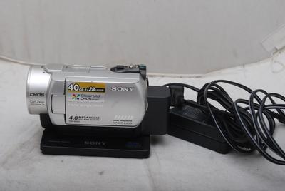 95新索尼 DCR-SR200E 硬盘摄像机（欢迎议价，支持交换）