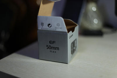 佳能 EF 50mm f/1.8 II